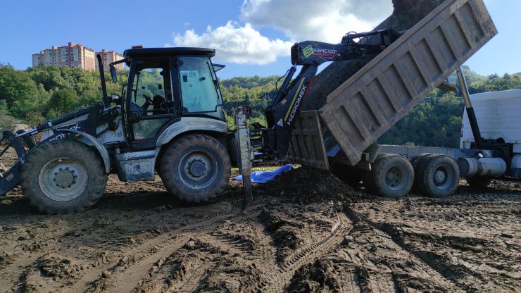 Akılalmaz kazada acı son: Üç çocuk babası şoförün kafası dampere sıkıştı