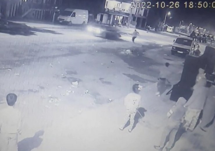 'Drift' uyarısına sinirlendiği dayısının minibüsüne pompalıyla ateş etti