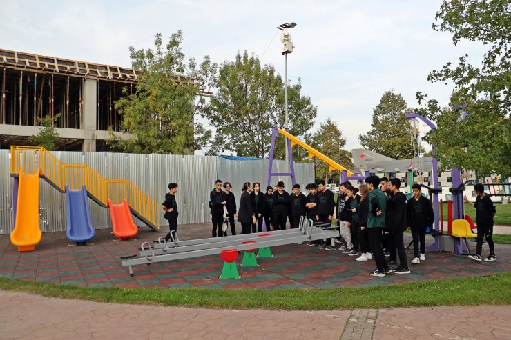 Konya'da şehit düşen Hava Pilot Yüzbaşı Ümit Özer'in anısına memleketindeki parka savaş uçağı konuldu