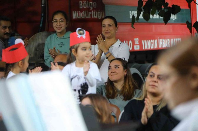 Selçuk’un minik yeteneklerinden cumhuriyet konseri