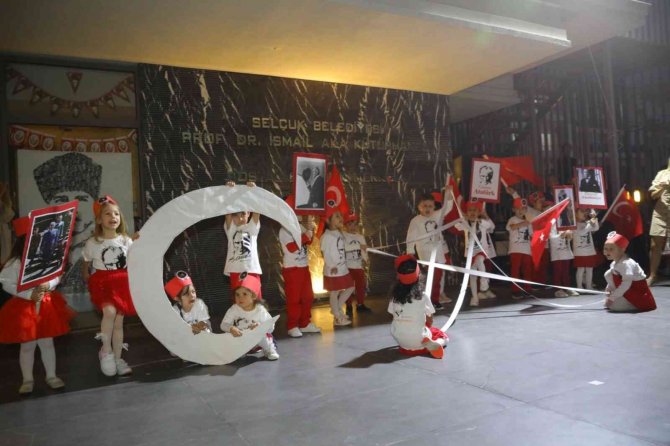 Selçuk’un minik yeteneklerinden cumhuriyet konseri