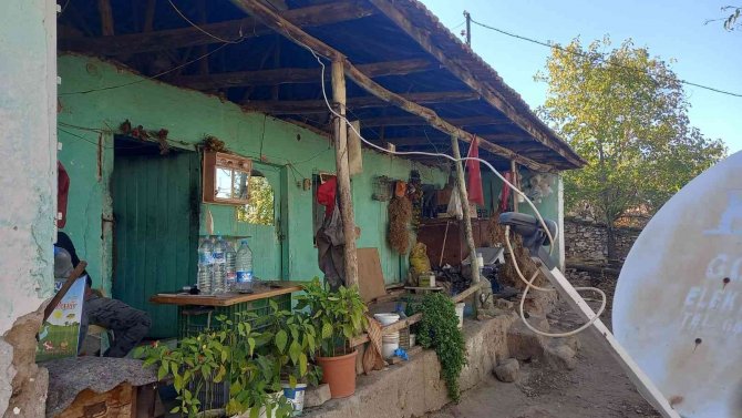 3 çocuk babası evinde ölü bulundu