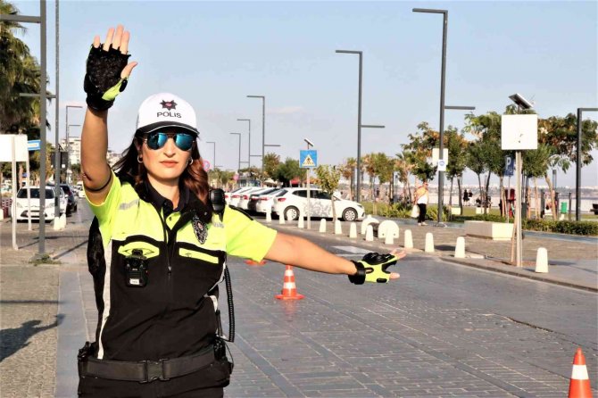 40 kişilik Şahin timinin Hülya ablası kural tanımaz sürücülere nefes aldırmıyor