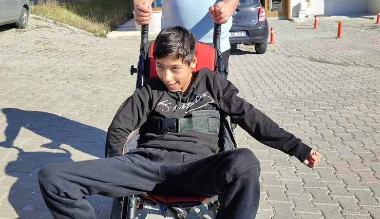 Engelli çocukları olan aile, komşularıyla kavga edince evlerini satışa çıkardı