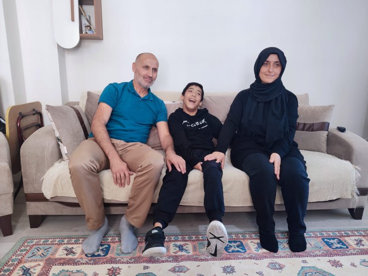 Engelli çocukları olan aile, komşularıyla kavga edince evlerini satışa çıkardı