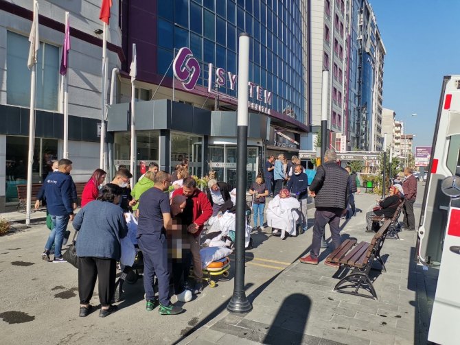 Hastanede yangın çıktı, hastalar tahliye edildi