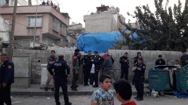 Tek katlı evde patlama: Yaralılar var