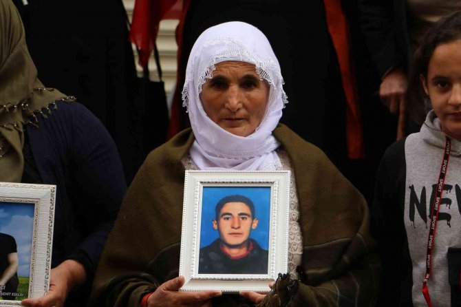 Aileler direniyor, evlat nöbetine katılımlar devam ediyor