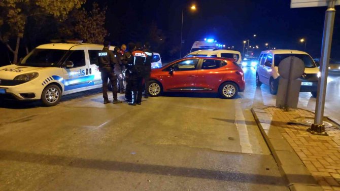 Konya'da "Dur" ihtarına uymadı, polis aracına çarparak durabildi