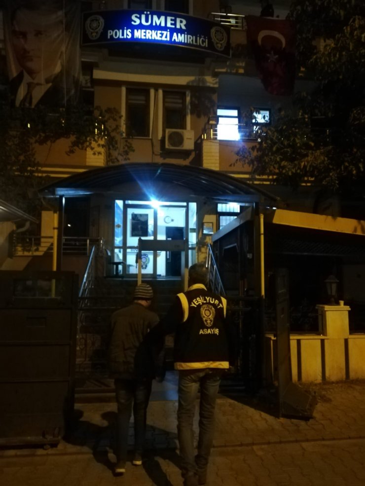 Parka bırakılan bebeğin anne ve babasına gözaltı