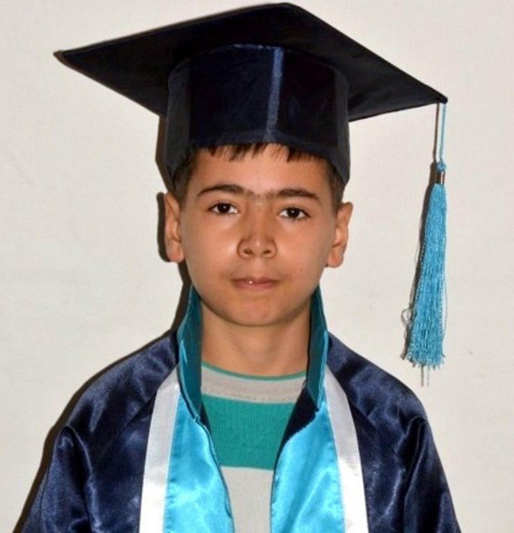 Okula giderken kamyonetin çarptığı 10 yaşındaki Enes, toprağa verildi