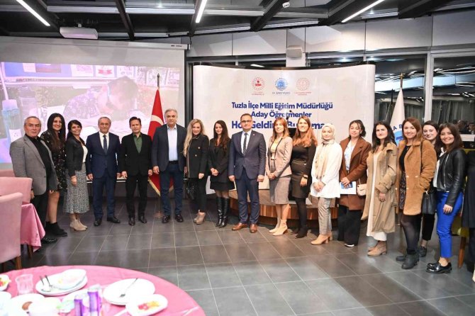 Yeni atanan öğretmenler akşam yemeğinde bir araya geldi