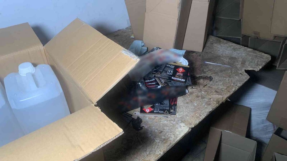 Kaçak ve sahte alkol depolarına baskın: Yaklaşık 10 ton sahte alkol ele geçirildi