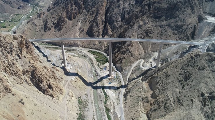 En yükseği Konya'da... Türkiye’nin en yüksek ayaklı 2'nci viyadüğü açıldı