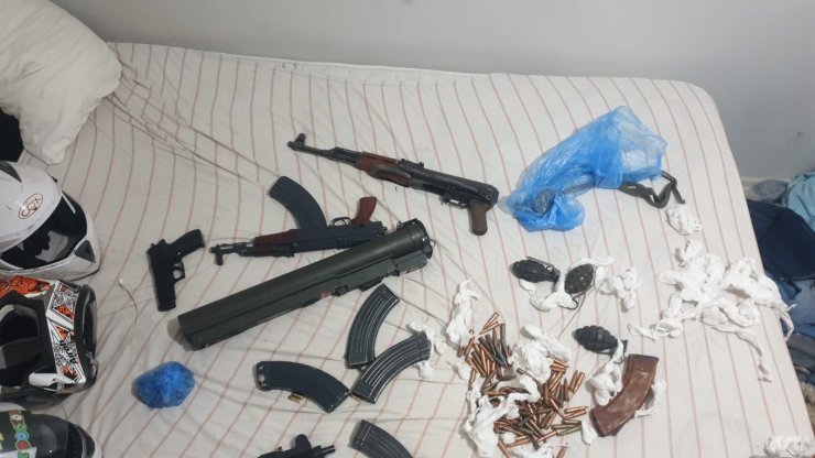 Gaziosmanpaşa'daki cephanelik eve 6 tutuklama