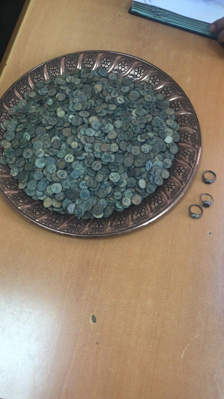 Hatay'da 2 bin 319 tarihi sikke ve 3 yüzük ele geçirildi