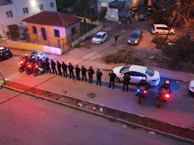 Bursa'daki Kökünü Kurutma Operasyonu'nda 17 kiloya yakın uyuşturucu ele geçirildi