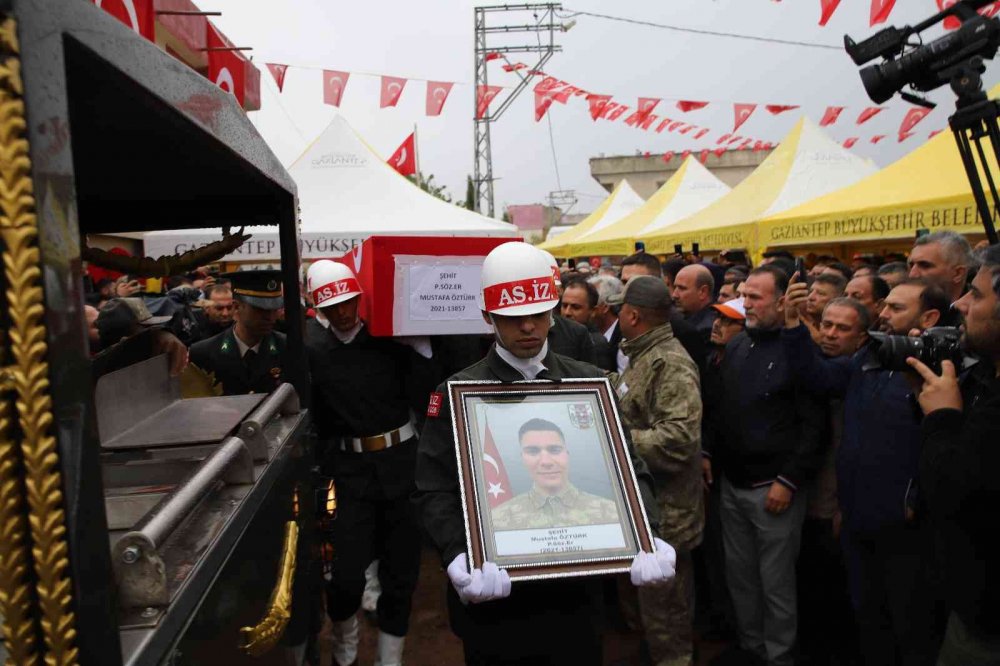 Şehit Mustafa Öztürk köyünde son yolculuğuna uğurlandı