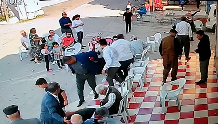Akrabasının sokak düğününde bacağından vuruldu