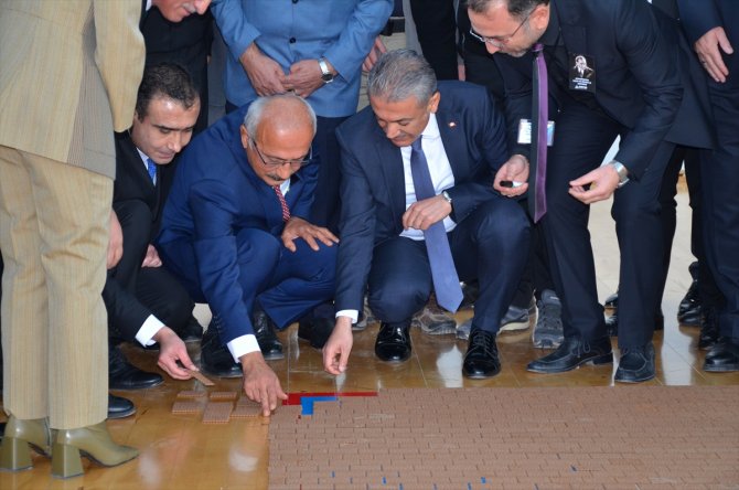 Karaman'da dünyanın en büyük mozaik bisküvisi oluşturuldu