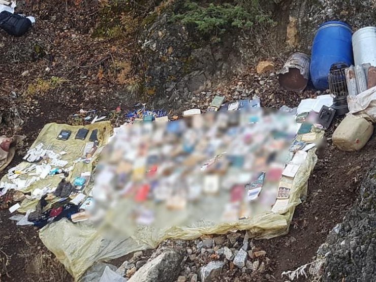 Tunceli'de teröristlerin kullandığı 2 sığınak imha edildi