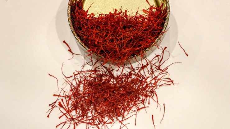 Dünyanın en değerlilerinden... 150 bin çiçekten 1 kilo üretiliyor, kilosu 80 bin lira