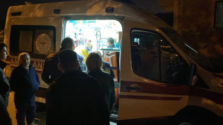 Eşiyle tartışıp, intihar edeceğini söyleyerek kendini eve kilitledi