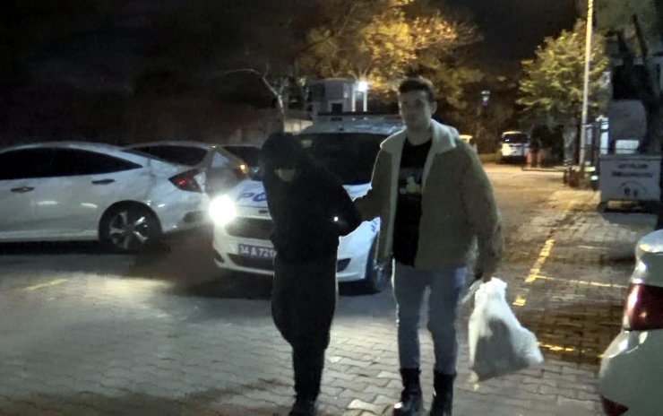 Metrobüste taciz iddiasına linç girişimi