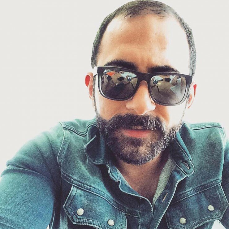 Yanan otomobilde can verdi