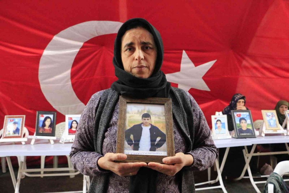 Evlat nöbetindeki anneden oğluna ‘teslim ol’ çağrısı