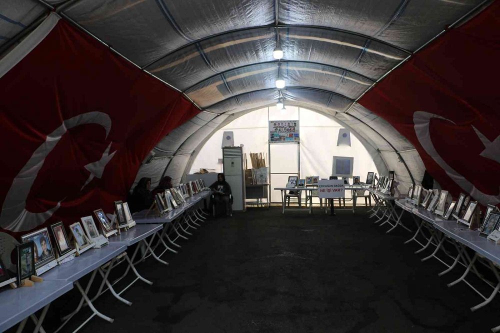 Evlat nöbetindeki anneden oğluna ‘teslim ol’ çağrısı