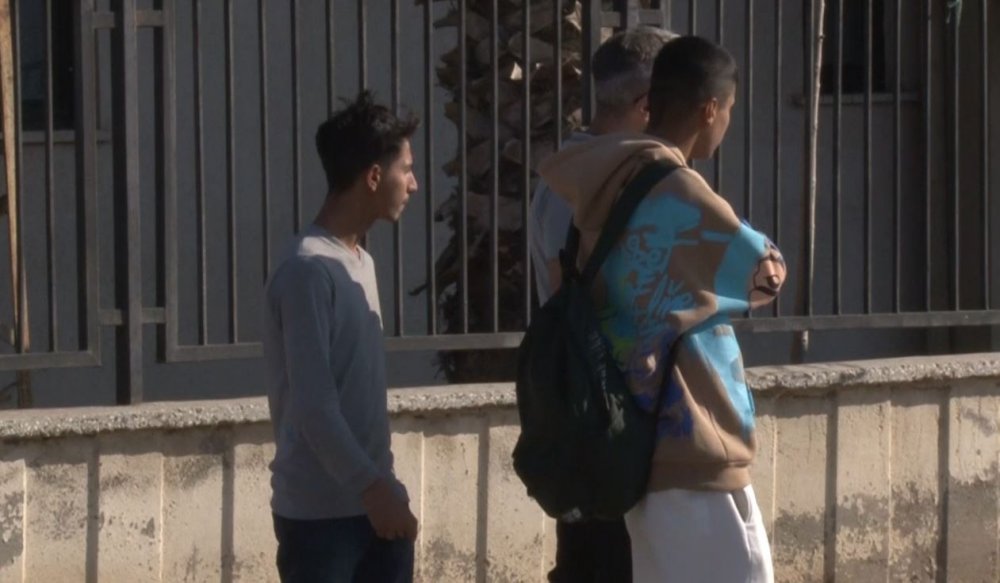 Markete alışverişe çıkan 20 yaşındaki gence kapkaç şoku