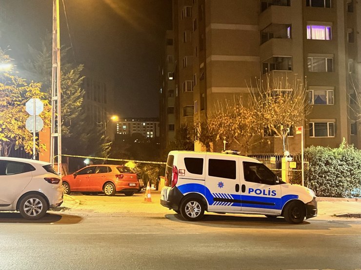Anne babasının bıçaklandığını öğrenen polis, etrafa kurşun yağdırdı: 6 yaralı