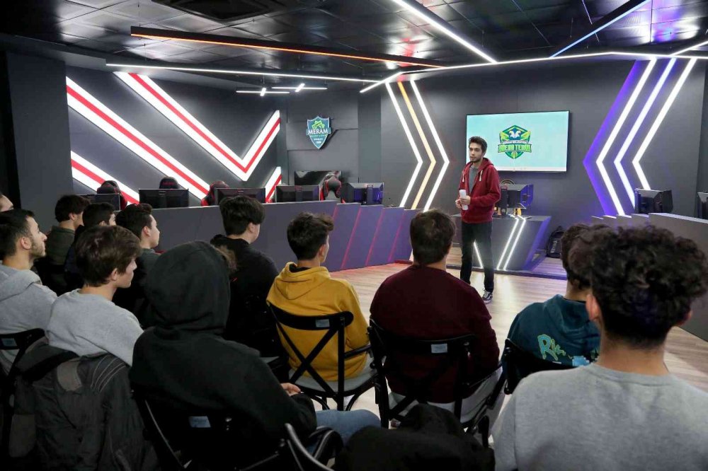 Konya'nın ilk e-Spor Merkezi gençlere yeni ufuklar açacak