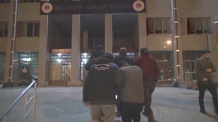 Durdurulan TIR'dan 133 kaçak göçmen çıktı