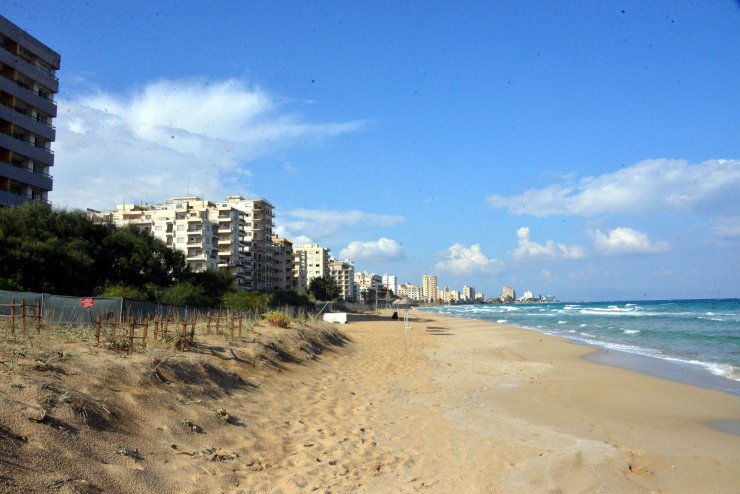 Kapalı Maraş'a ziyaretçi akını