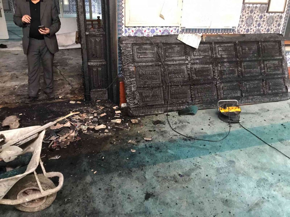 Ankara'da iki camiye çirkin saldırı