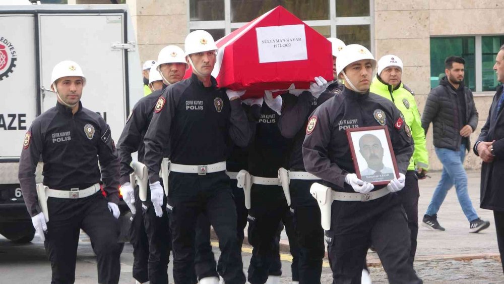 Kalp krizi sonucu hayatını kaybeden polis memurunun naaşı Konya'ya gönderildi