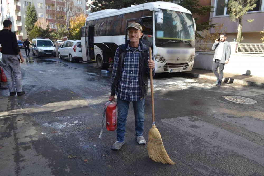 İşçi servisi alev alev yandı