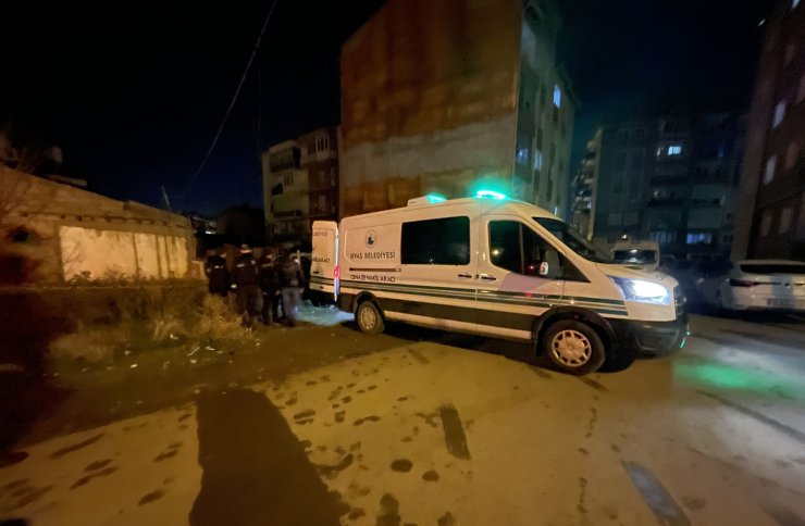 Yalnız yaşadığı evinde çıkan yangında öldü