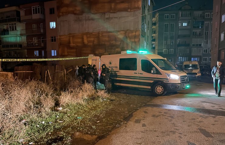 Yalnız yaşadığı evinde çıkan yangında öldü