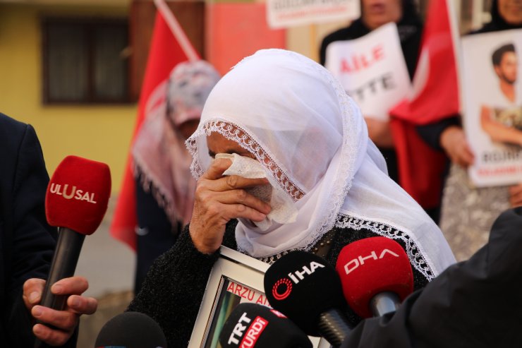 Diyarbakır'daki evlat nöbetine bir aile daha katıldı