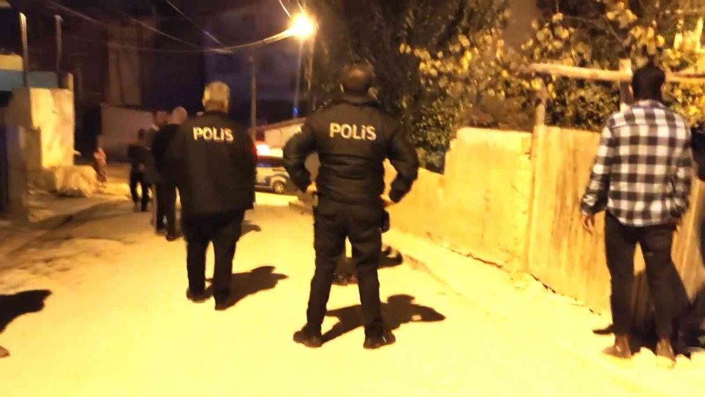 Komşuların kanlı kavgasında bıçaklar konuştu, tehditler havada uçuştu