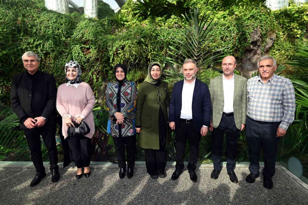 Tropikal Kelebek Bahçesi'ne hayran kaldılar