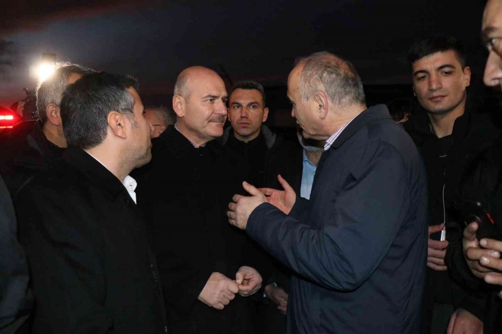 Bakan Soylu deprem bölgesinde