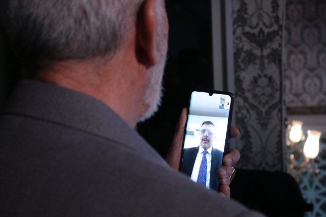 Konya'da emekli öğretmene öğrencilerinden sürpriz kutlama