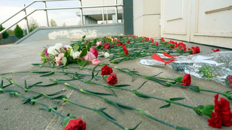 PKK'nın şehit ettiği Ayşenur öğretmen unutulmadı