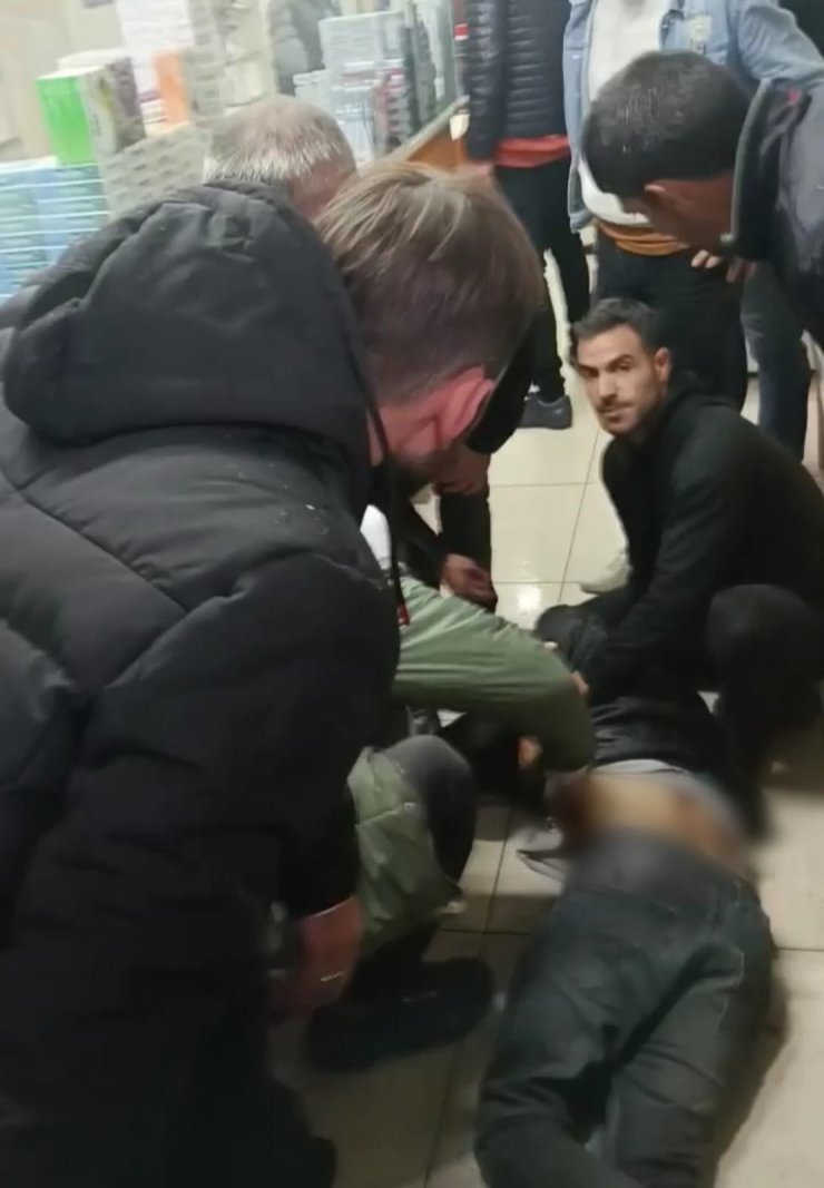 Cadde üzerinde karşılaştığı husumetlisini silahla öldürdü