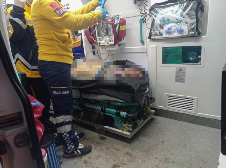 Kontrolden çıkıp yan yatan TIR'ın  sürücüsü öldü