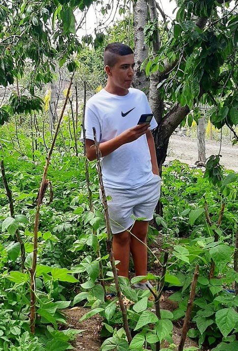 Liselilerin bulunduğu otomobil trafo binasına çarptı, 14 yaşındaki Emirhan öldü